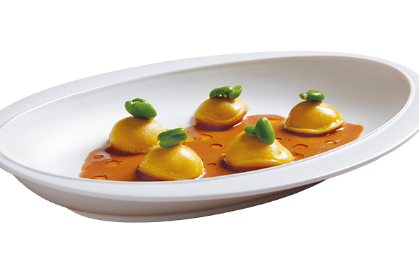 Raviolo di triglia, fave fresche e olio al limone 1